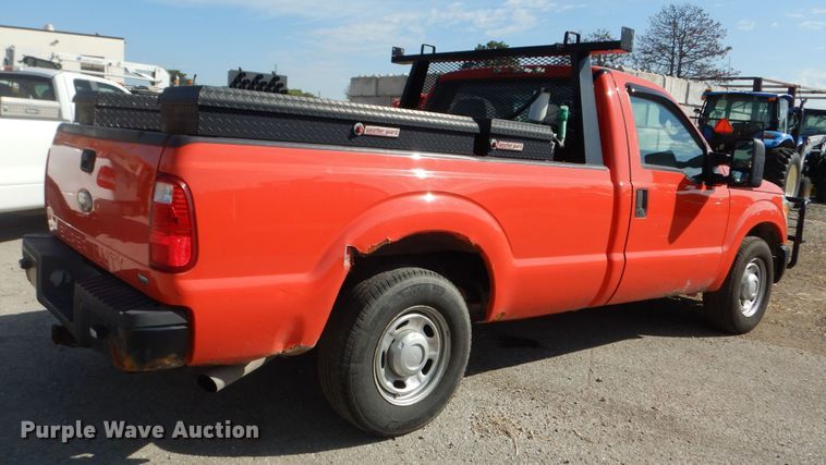 image for item DM3196 2011 Ford F250 Super Duty XL  pickup truck