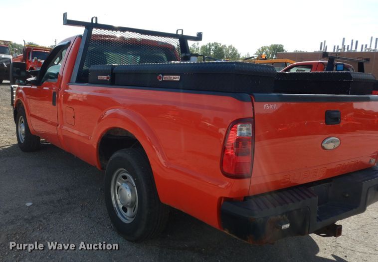 image for item DM3196 2011 Ford F250 Super Duty XL  pickup truck