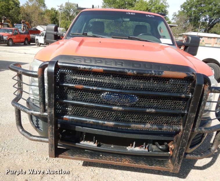 image for item DM3196 2011 Ford F250 Super Duty XL  pickup truck