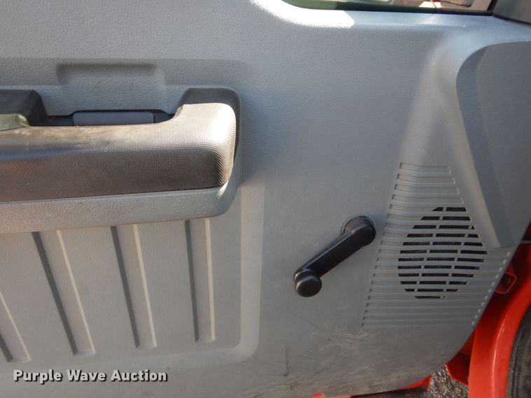 image for item DM3196 2011 Ford F250 Super Duty XL  pickup truck