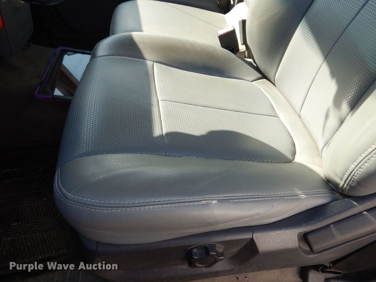 image for item DM3196 2011 Ford F250 Super Duty XL  pickup truck