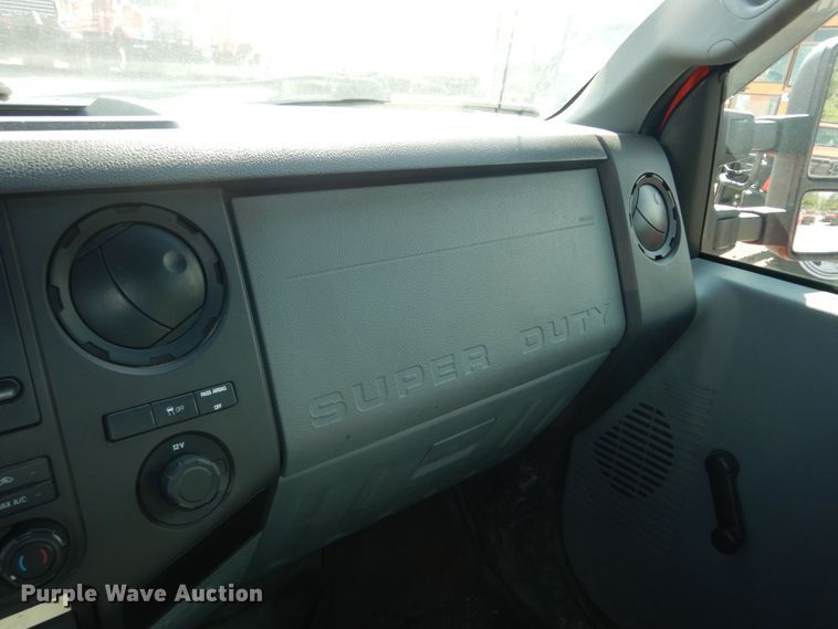 image for item DM3196 2011 Ford F250 Super Duty XL  pickup truck