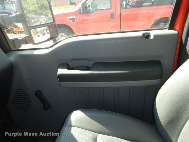 image for item DM3196 2011 Ford F250 Super Duty XL  pickup truck