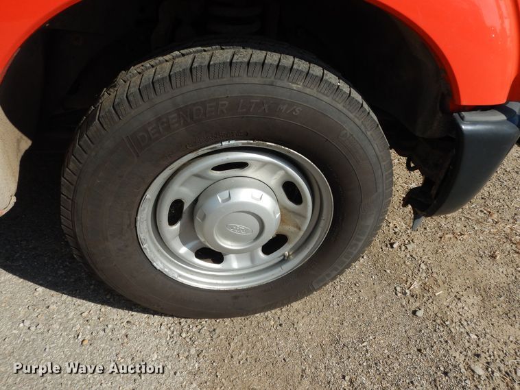 image for item DM3196 2011 Ford F250 Super Duty XL  pickup truck