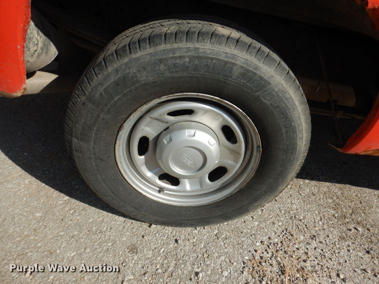 image for item DM3196 2011 Ford F250 Super Duty XL  pickup truck