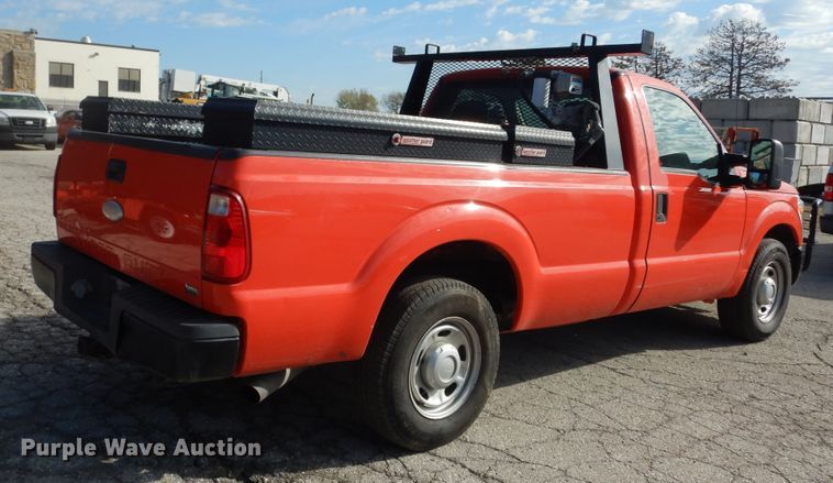 image for item DM3197 2011 Ford F250 Super Duty XL  pickup truck
