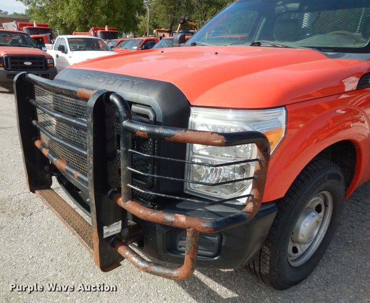 image for item DM3197 2011 Ford F250 Super Duty XL  pickup truck