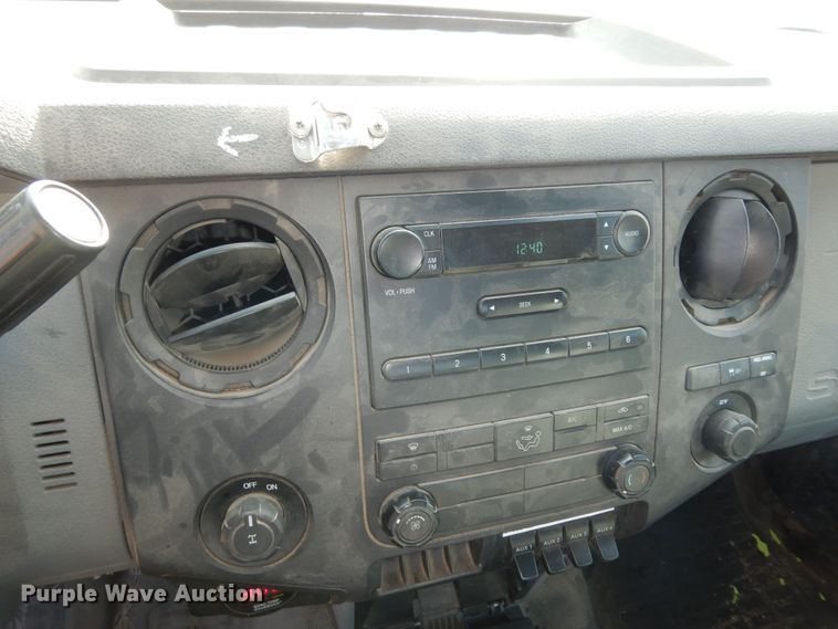 image for item DM3197 2011 Ford F250 Super Duty XL  pickup truck