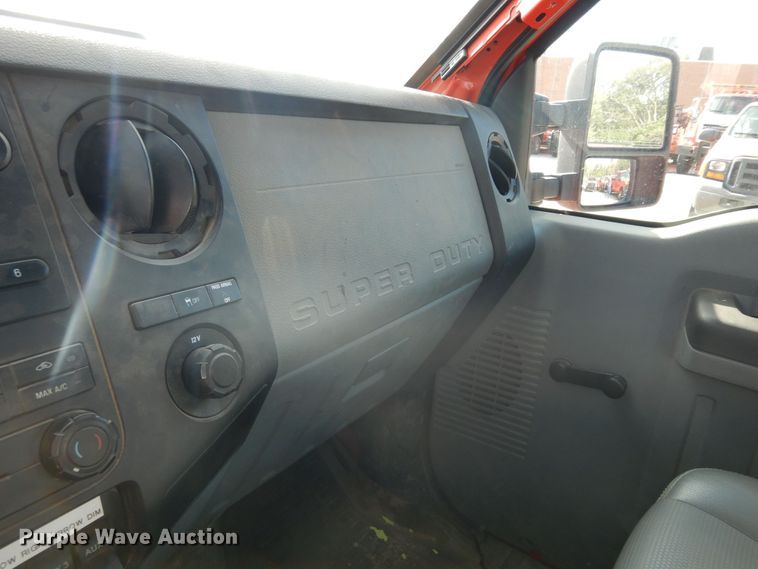 image for item DM3197 2011 Ford F250 Super Duty XL  pickup truck