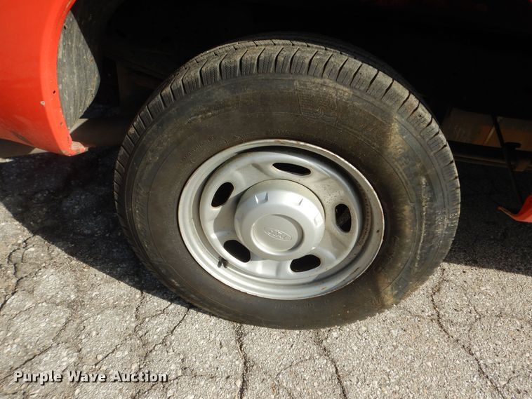 image for item DM3197 2011 Ford F250 Super Duty XL  pickup truck