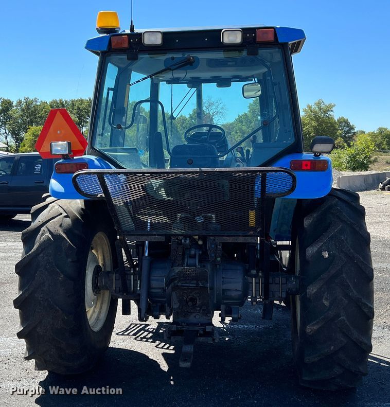 image for item IA9226 2002 New Holland TS100  tractor