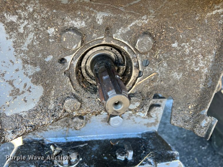 image for item IA9226 2002 New Holland TS100  tractor