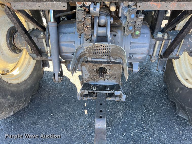 image for item IA9226 2002 New Holland TS100  tractor