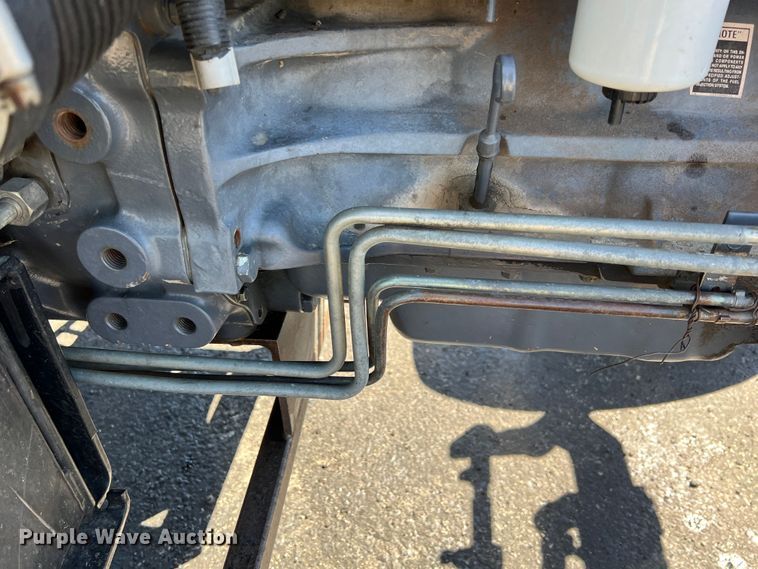 image for item IA9226 2002 New Holland TS100  tractor