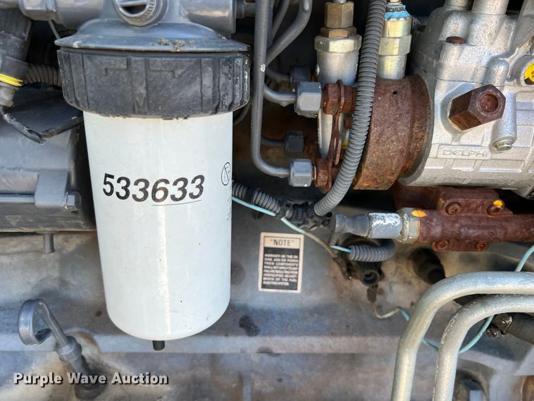 image for item IA9226 2002 New Holland TS100  tractor