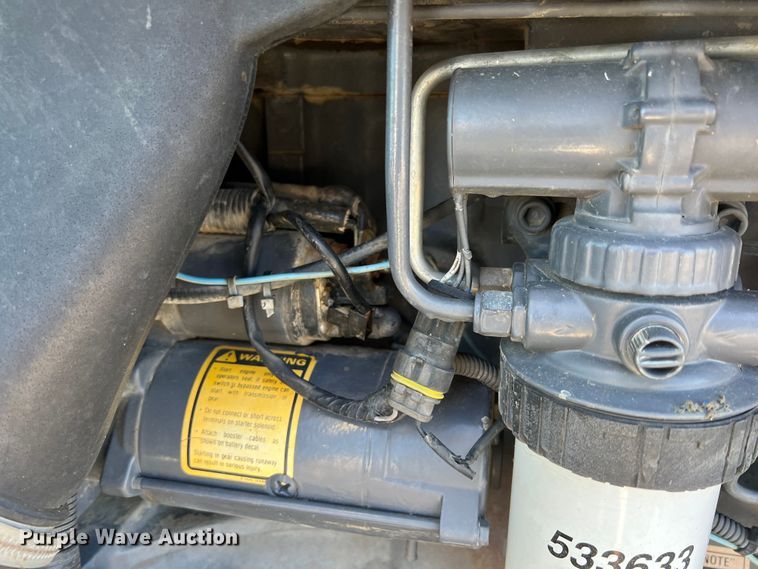 image for item IA9226 2002 New Holland TS100  tractor