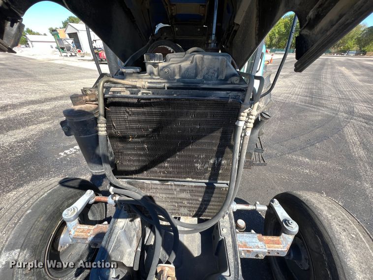 image for item IA9226 2002 New Holland TS100  tractor