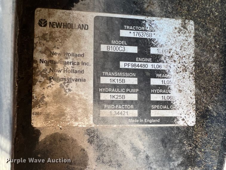image for item IA9226 2002 New Holland TS100  tractor