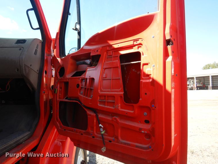 image for item JA9713 2009 Sterling LT7501  dump truck