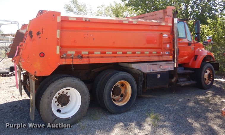 image for item JA9715 2005 International 7400  dump truck