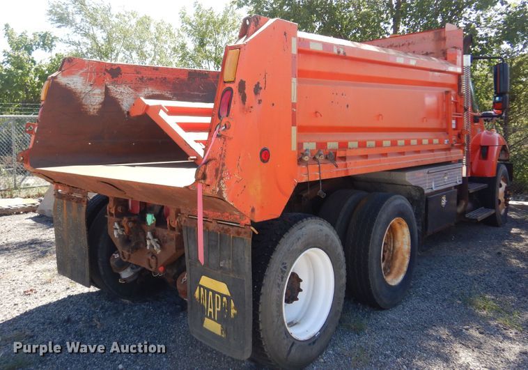 image for item JA9715 2005 International 7400  dump truck