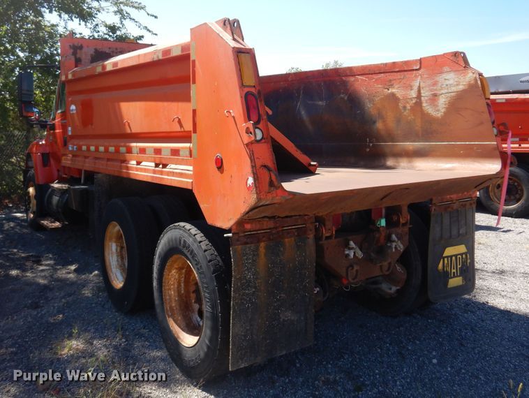 image for item JA9715 2005 International 7400  dump truck