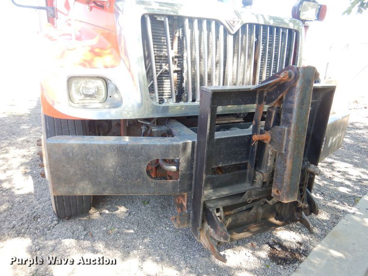 image for item JA9715 2005 International 7400  dump truck