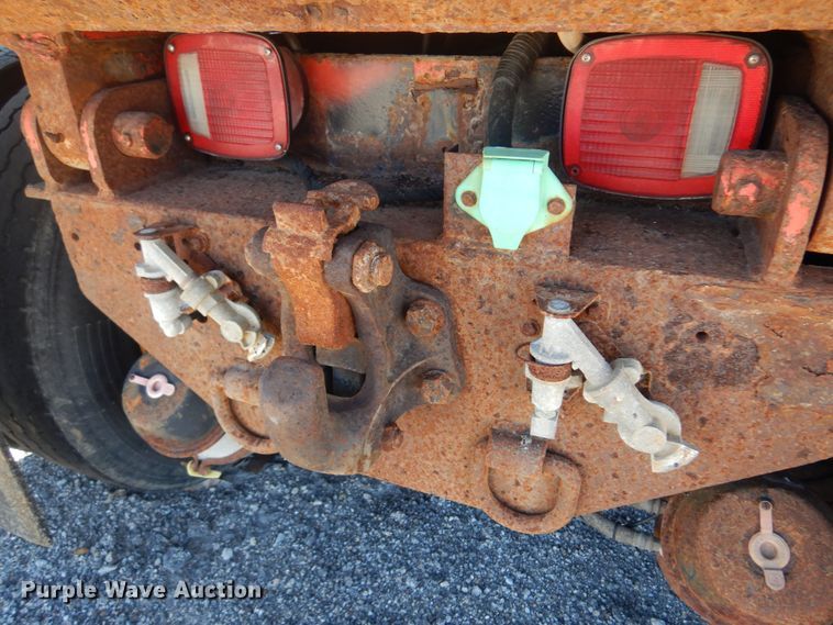 image for item JA9715 2005 International 7400  dump truck