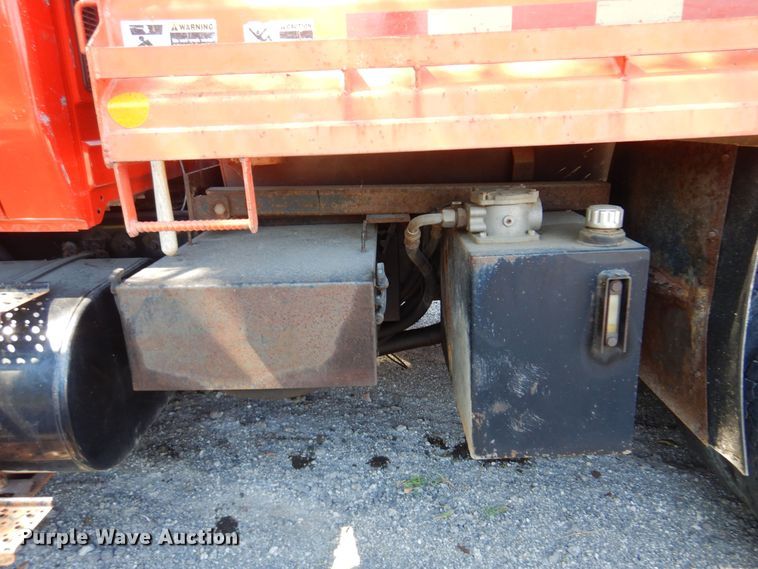 image for item JA9715 2005 International 7400  dump truck