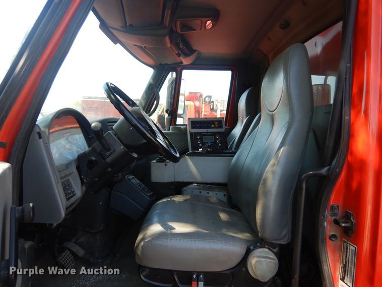 image for item JA9715 2005 International 7400  dump truck