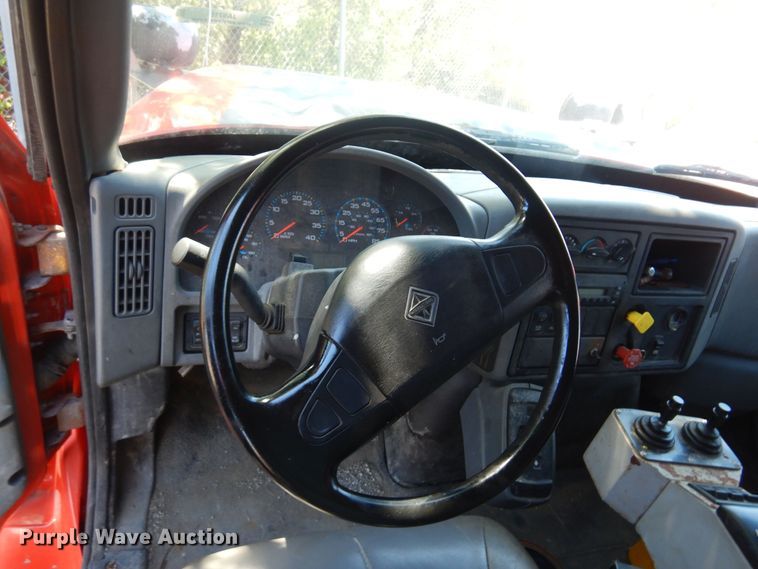 image for item JA9715 2005 International 7400  dump truck