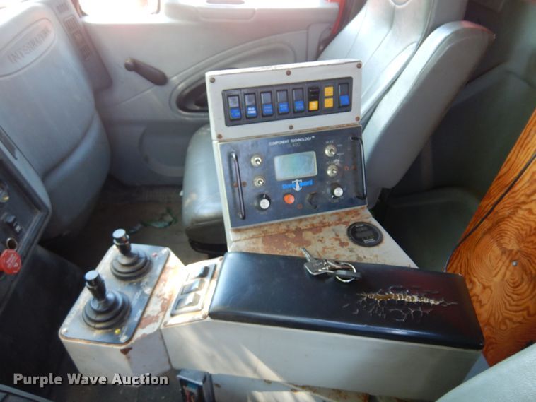 image for item JA9715 2005 International 7400  dump truck