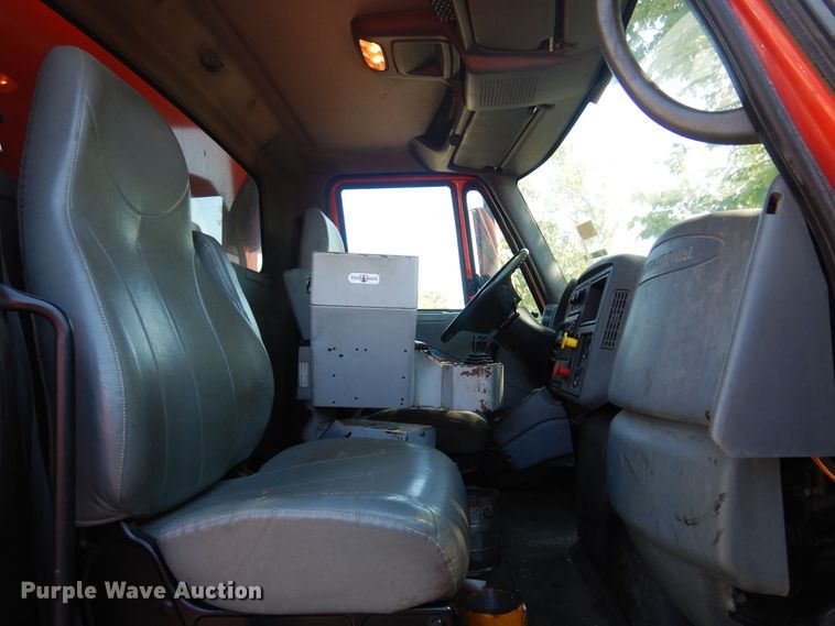 image for item JA9715 2005 International 7400  dump truck