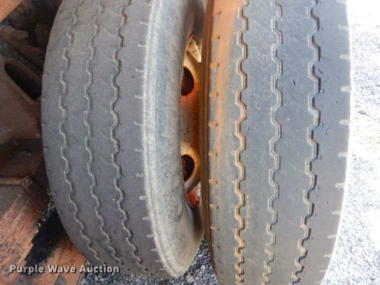 image for item JA9715 2005 International 7400  dump truck