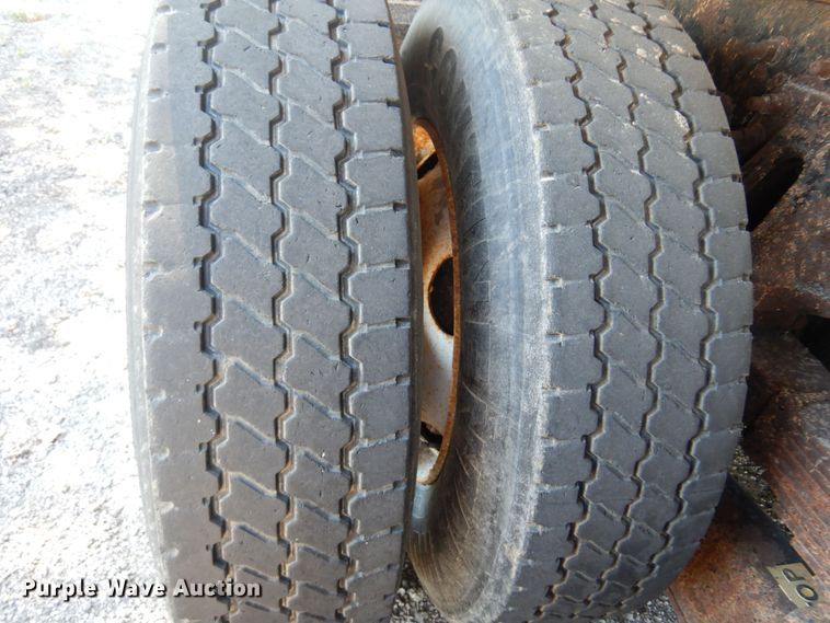 image for item JA9715 2005 International 7400  dump truck