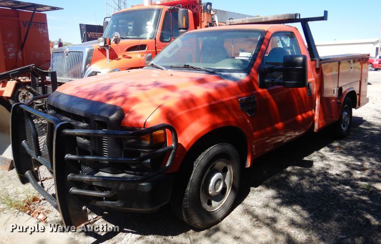 image for item JA9716 2009 Ford F250 Super Duty  utility bed pickup truck