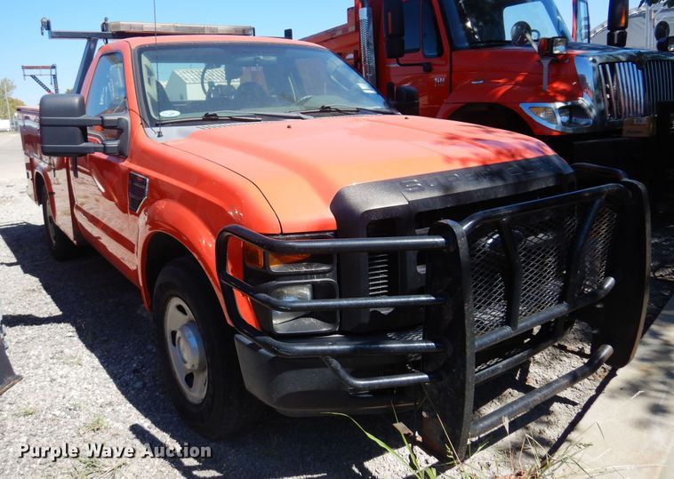 image for item JA9716 2009 Ford F250 Super Duty  utility bed pickup truck