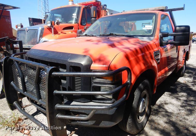 image for item JA9716 2009 Ford F250 Super Duty  utility bed pickup truck