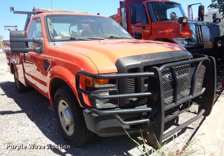 image for item JA9716 2009 Ford F250 Super Duty  utility bed pickup truck