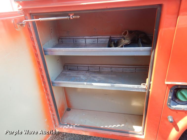 image for item JA9716 2009 Ford F250 Super Duty  utility bed pickup truck