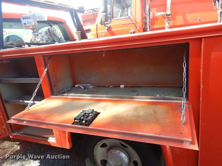 image for item JA9716 2009 Ford F250 Super Duty  utility bed pickup truck