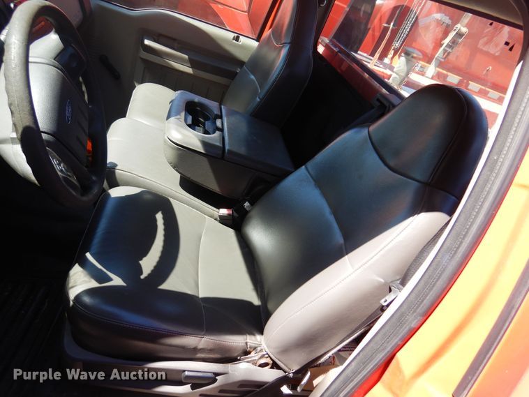 image for item JA9716 2009 Ford F250 Super Duty  utility bed pickup truck