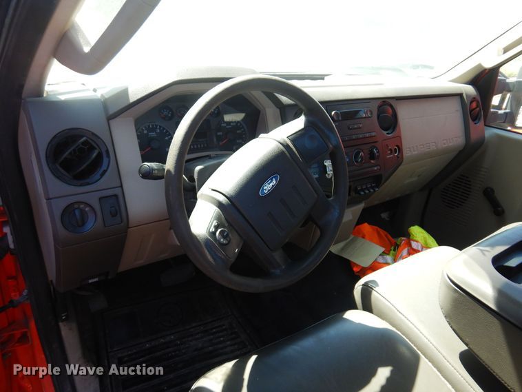 image for item JA9716 2009 Ford F250 Super Duty  utility bed pickup truck