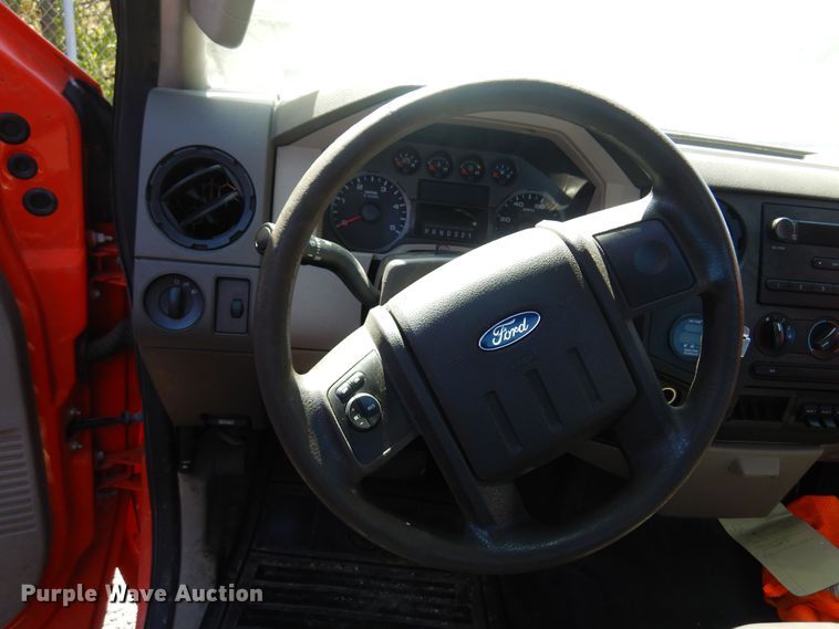 image for item JA9716 2009 Ford F250 Super Duty  utility bed pickup truck