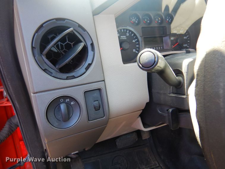 image for item JA9716 2009 Ford F250 Super Duty  utility bed pickup truck