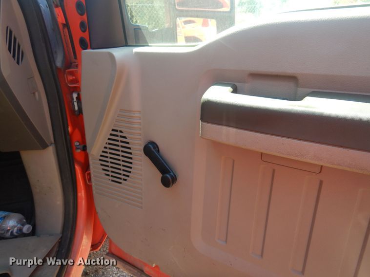 image for item JA9716 2009 Ford F250 Super Duty  utility bed pickup truck