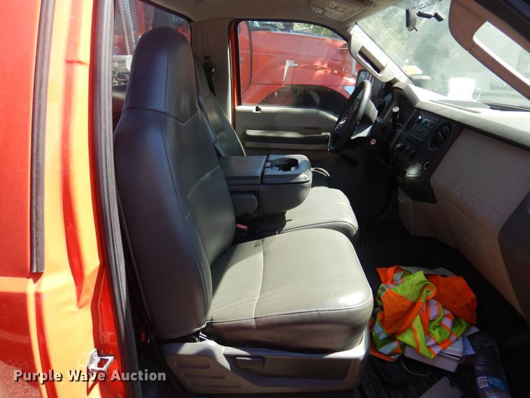 image for item JA9716 2009 Ford F250 Super Duty  utility bed pickup truck