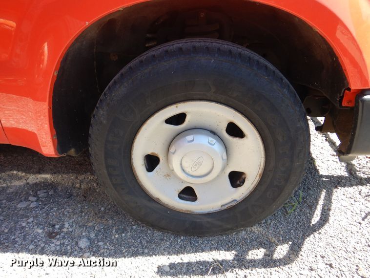 image for item JA9716 2009 Ford F250 Super Duty  utility bed pickup truck