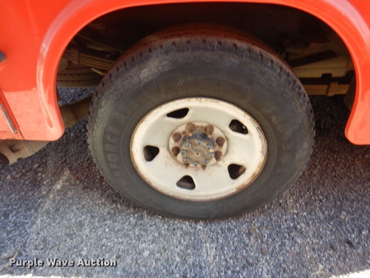 image for item JA9716 2009 Ford F250 Super Duty  utility bed pickup truck