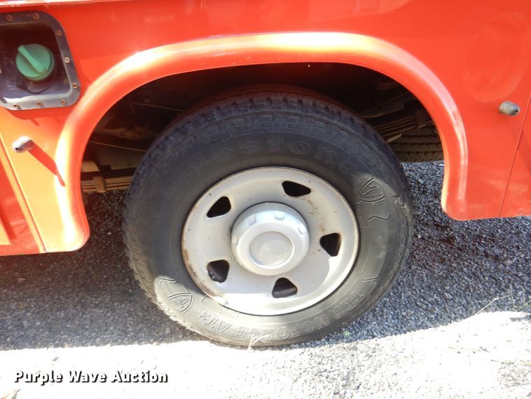 image for item JA9716 2009 Ford F250 Super Duty  utility bed pickup truck